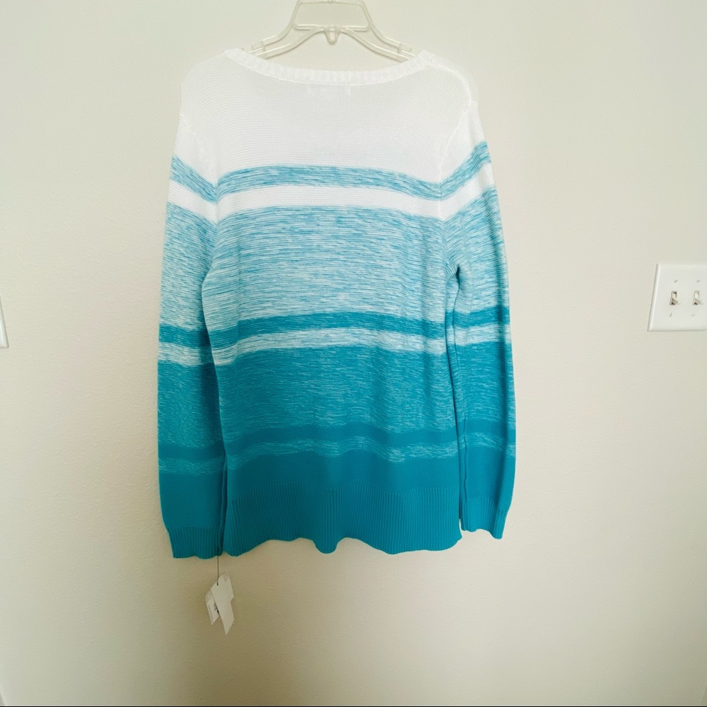Liz Claiborne sweater NWT large blue/aqua print.